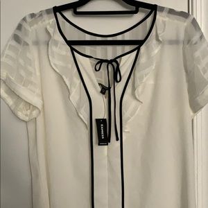 Shortsleeve wear to work top